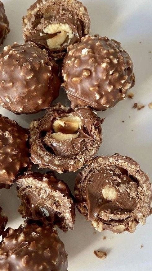 Chocolate candies with round shape