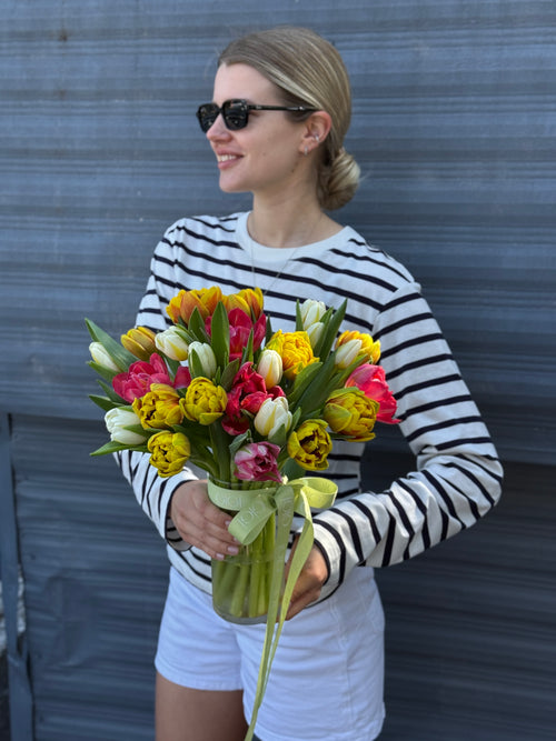 Tulip Mix in a vase – Florist’s Choice 25 stems