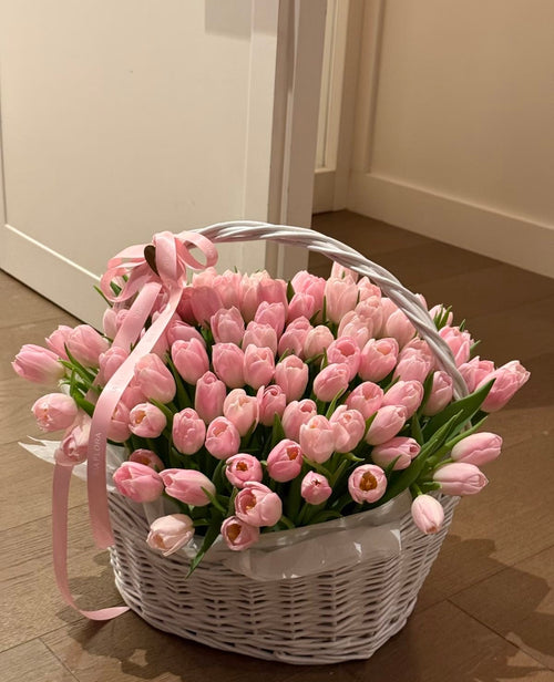 Basket Pink tulips