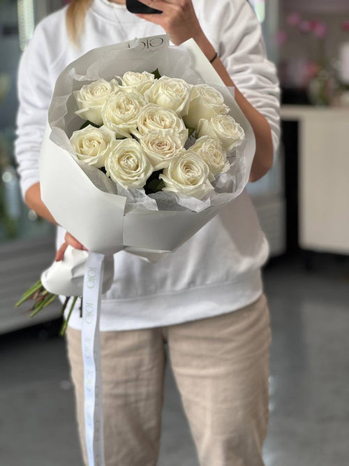 Bouquet of creme roses