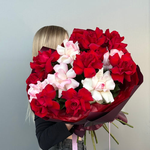 Bouquet Scarlet Bloom