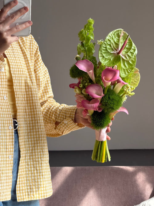 Bridal Bouquet Garden Kiss