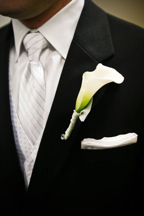 Boutonniere with a white calla lily